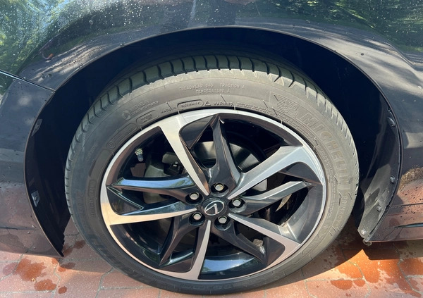 Lexus CT cena 92900 przebieg: 76900, rok produkcji 2017 z Sulejówek małe 154